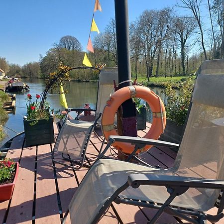Sur La Somme A Bord De La Peniche Arche De Noe Hotel Pont-Remy Luaran gambar