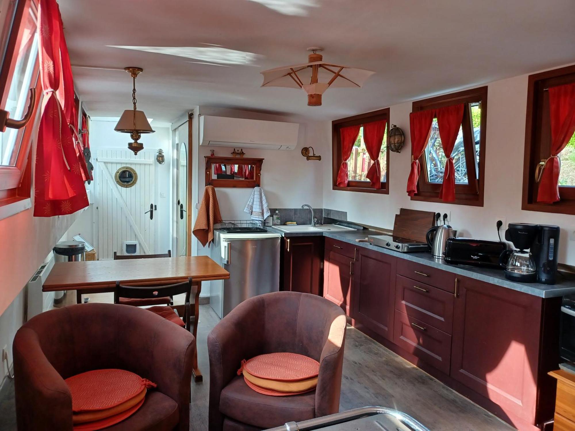 Sur La Somme A Bord De La Peniche Arche De Noe Hotel Pont-Remy Luaran gambar